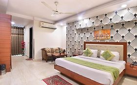 Hotel Emporio Near New Delhi Railway Station